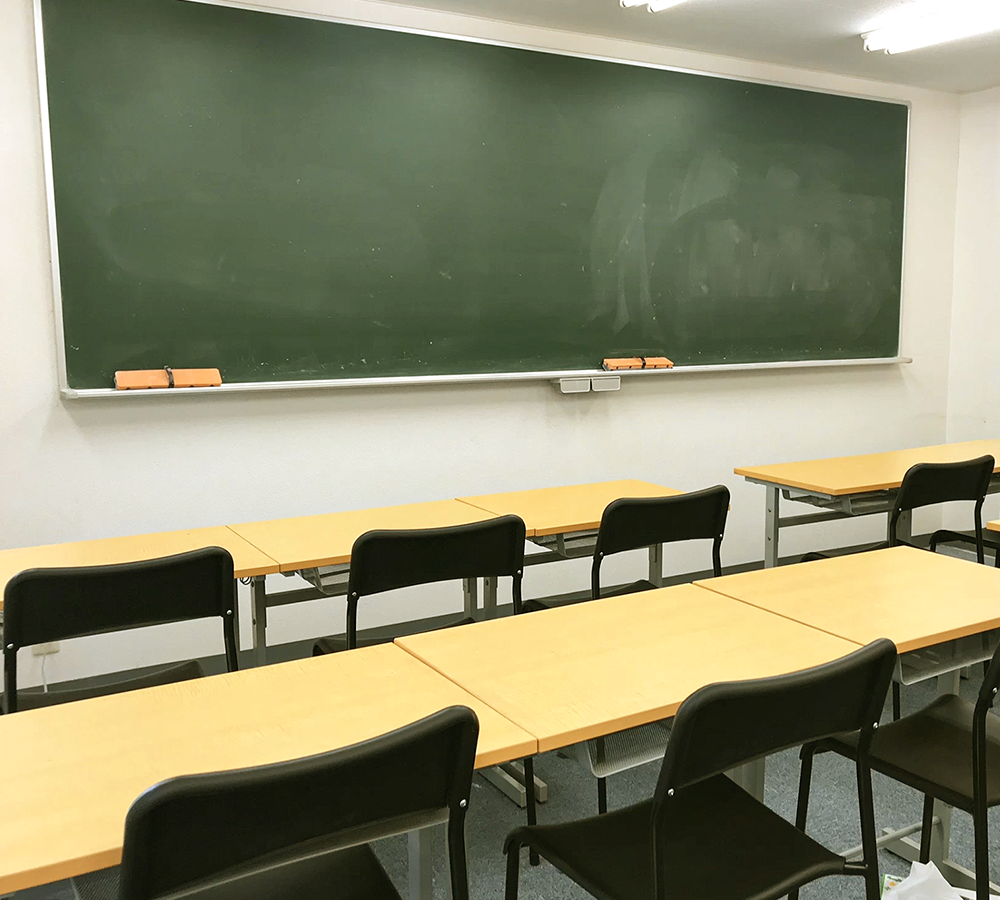 株式会社　H&Ksの教室と黒板
